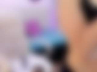 Live cam show with Amaia - Brown Hair on eurowanks.com