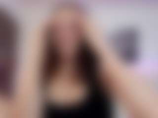 Live cam show with Amaia - Shaved on Fit Hotties