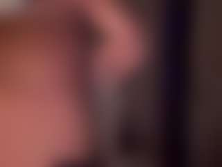 Live cam show with itstaylorofficial - Black Toys on crypto-cams