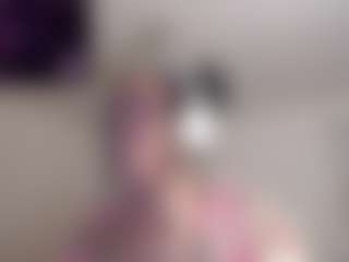 Live cam show with itstaylorofficial - Body on StripNow