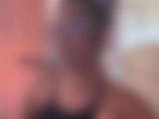 Live cam show with itstaylorofficial - Bedroom on CamwithHer