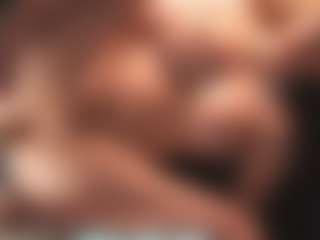 Leya MILF webcam performer live streaming