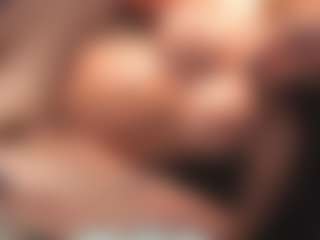 Leya MILF webcam performer live streaming