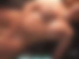 Leya MILF webcam performer live streaming