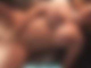 Leya MILF webcam performer live streaming