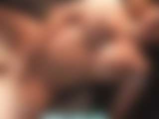 Leya MILF webcam performer live streaming