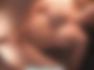 Live cam show with Leya - Genital Piercings on AdultVida.com