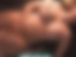 Leya MILF webcam performer live streaming