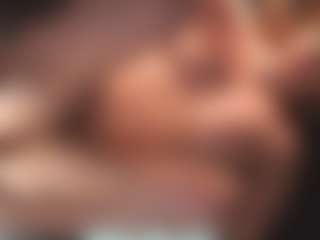 Live cam show with Leya - Cumslut on livesuperchat.net