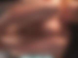 Leya MILF webcam performer live streaming