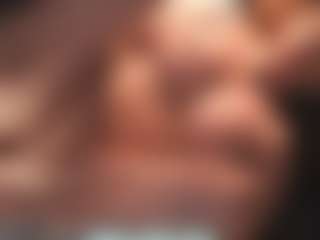 Leya MILF webcam performer live streaming