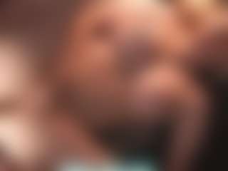 Leya MILF webcam performer live streaming