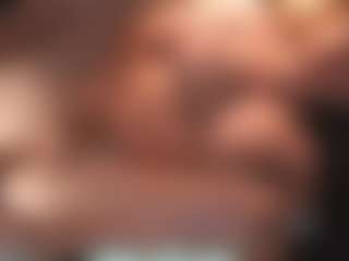 Leya MILF webcam performer live streaming