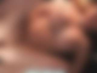 Live cam show with Leya - Blonde Hair MILF on galaxygirlnitro.com