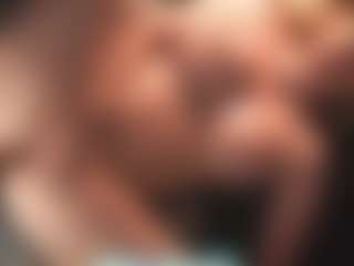 Leya MILF webcam performer live streaming