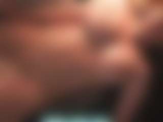 Leya MILF webcam performer live streaming