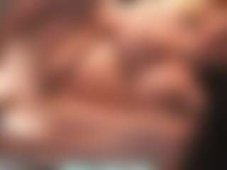 Live cam show with Leya - Shaved Pussy MILF on wildcum.com