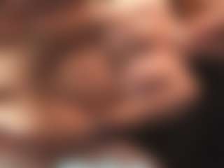 Leya MILF webcam performer live streaming