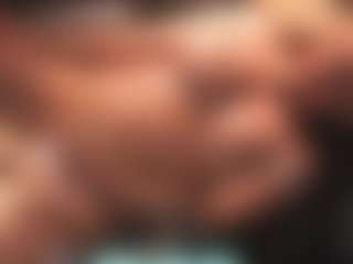 Leya MILF webcam performer live streaming