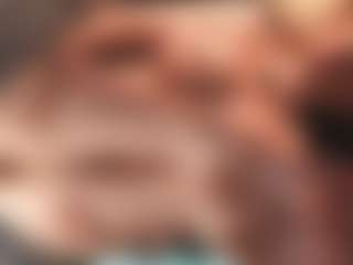 Leya MILF webcam performer live streaming