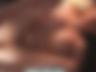 Leya MILF webcam performer live streaming