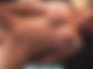 Leya MILF webcam performer live streaming