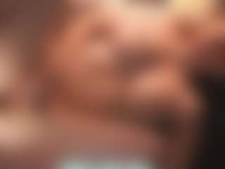 Leya MILF webcam performer live streaming