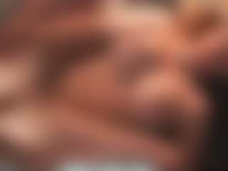 Leya MILF webcam performer live streaming