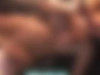 Live cam show with Leya - Blonde Hair Shaved Pussy on Fit Hotties
