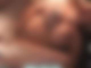 Live cam show with Leya - HD on Livezox