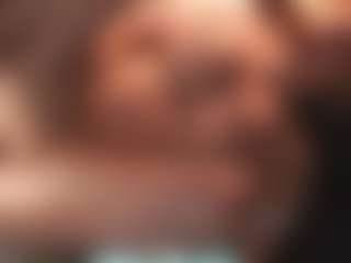 Live cam show with Leya - Double Penetration on Camsoda
