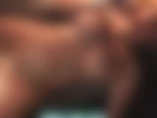 Live cam show with Leya - Shaved Pussy MILF on Camsoda