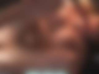 Leya MILF webcam performer live streaming