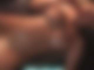 Leya MILF webcam performer live streaming