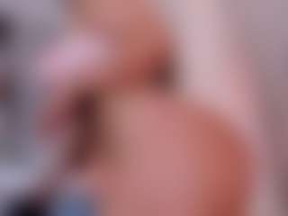 Curvy Nicolle's Live Sex Cam Show