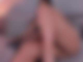 Live cam show with Curvy Nicolle - Brown Hair on Dolls Live