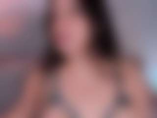 Curvy Nicolle's Live Sex Cam Show