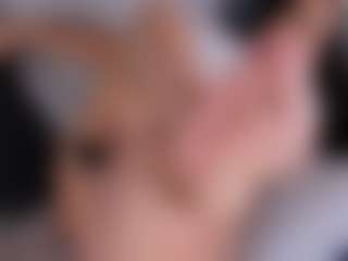 Live cam show with Curvy Nicolle - Brown Hair on Fling VIP Chat