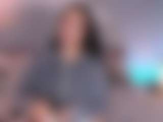 Live cam show with Curvy Nicolle - Brown Hair on AdultVida.com