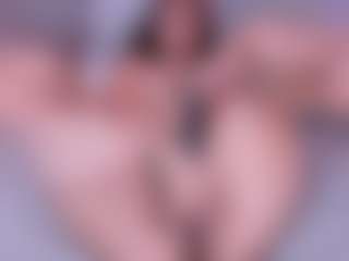 Live cam show with Curvy Nicolle - Full Nudity on madthumbs