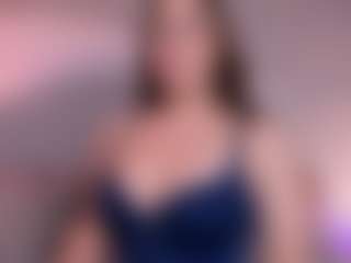 Live cam show with Curvy Nicolle - Hairy Pussy on Strip Flash - Live Sex Shows