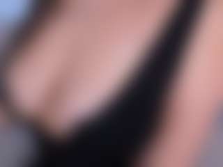 Live cam show with Curvy Nicolle - Brown Hair on slutload