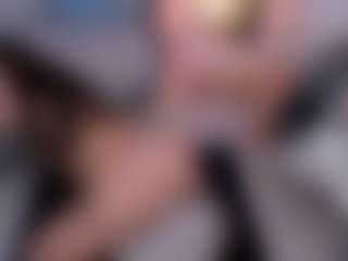 Live cam show with Curvy Nicolle - Public Brown Hair on live18s.com