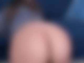Live cam show with Curvy Nicolle - Dildo Brown Hair on Camsoda