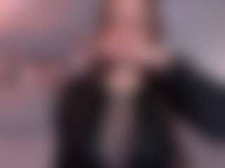 Curvy Nicolle's Live Sex Cam Show