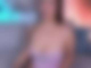 Live cam show with Curvy Nicolle - Solo on intimatelivegirls.com