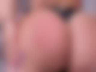 Curvy Nicolle's Live Sex Cam Show