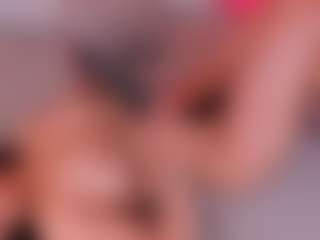 Live cam show with Curvy Nicolle - Public Brown Hair on CamwithHer