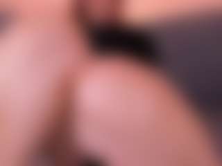 Live cam show with Curvy Nicolle - Hairy Pussy BBW on Camsoda