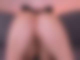 Live cam show with Curvy Nicolle - Hairy Pussy Brown Hair on Camsoda
